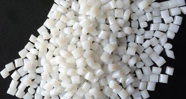 Coloured engineering polymer granules ready for processing